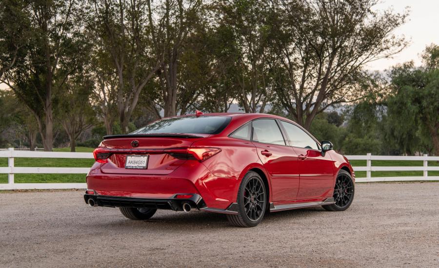  Toyota Avalon TRD 2019 года  (фото 32 из 44)